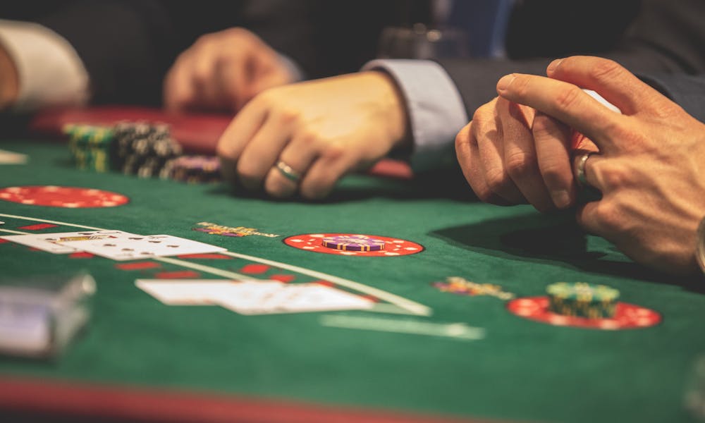 Slot machines num casino — análise individual de operadores Curaçao testados em 2026